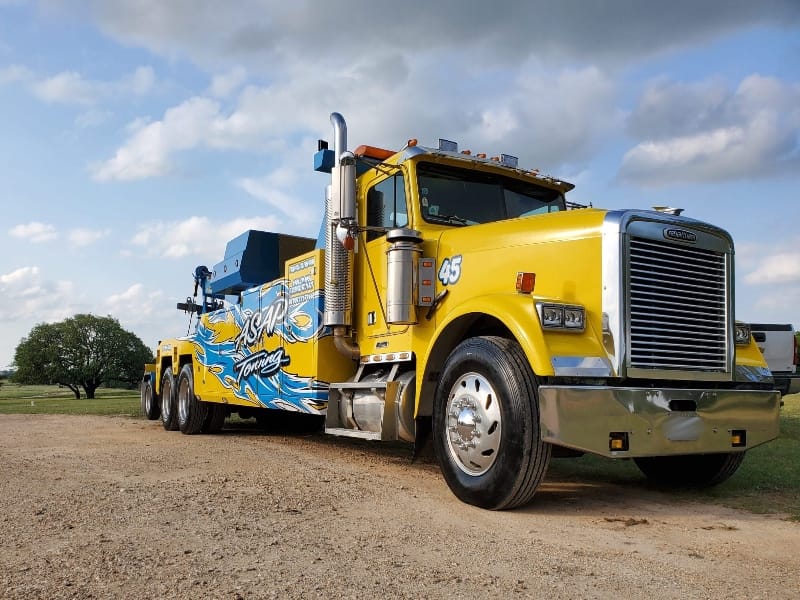 I-35 highway towing-2