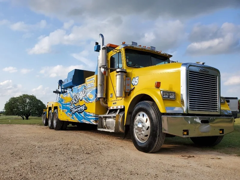 I-35 highway towing-2